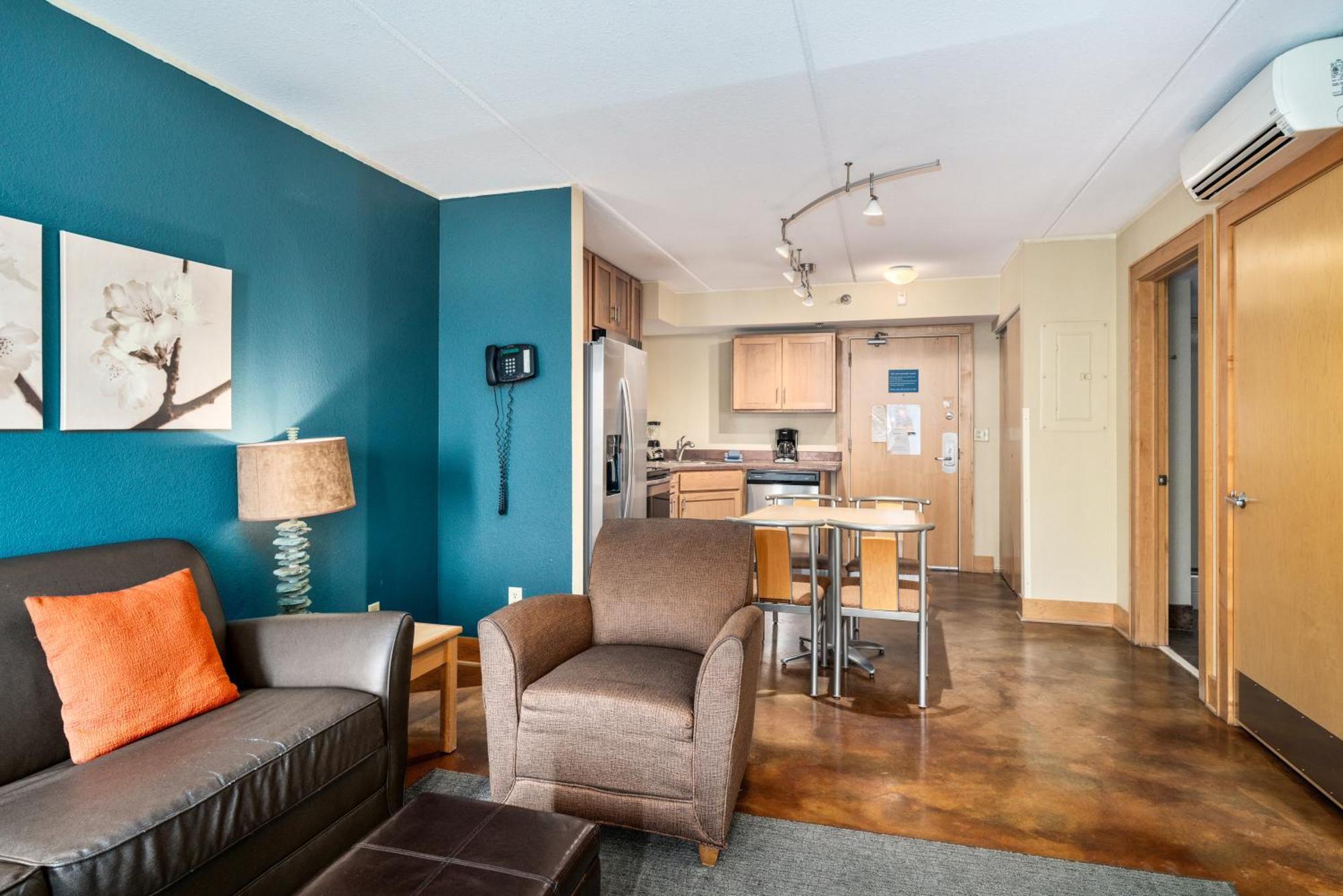 East Bay Suites Гранд-Марей Экстерьер фото