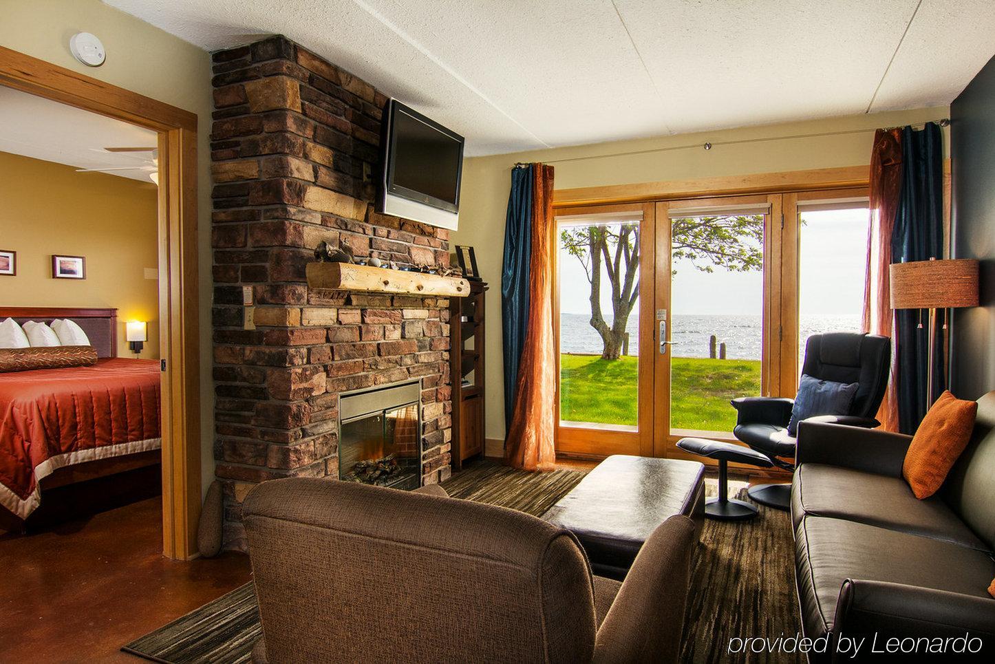 East Bay Suites Гранд-Марей Экстерьер фото